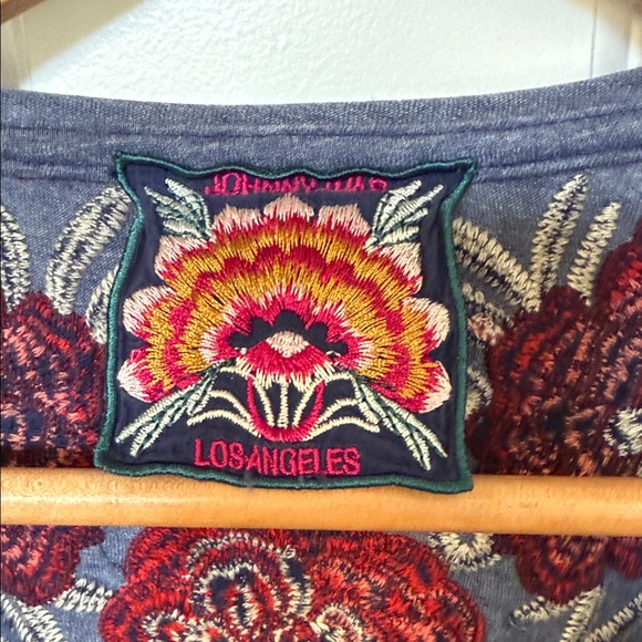 Embroidered Floral V-Neck Top - Blue and Red - Picture 4 of 11